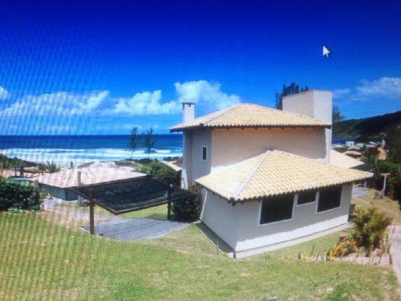 Casa na beira da Praia do Rosa Sul